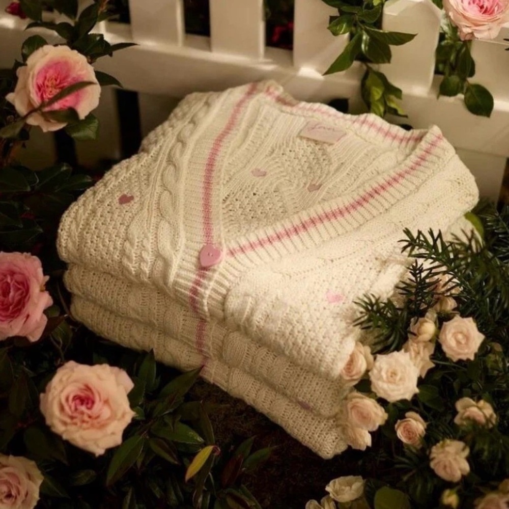 Taylor Swift Lover Heart Cardigan ~ Perfect Valentines’s Day Anniversary Gift 💝 - Picture 7 of 16